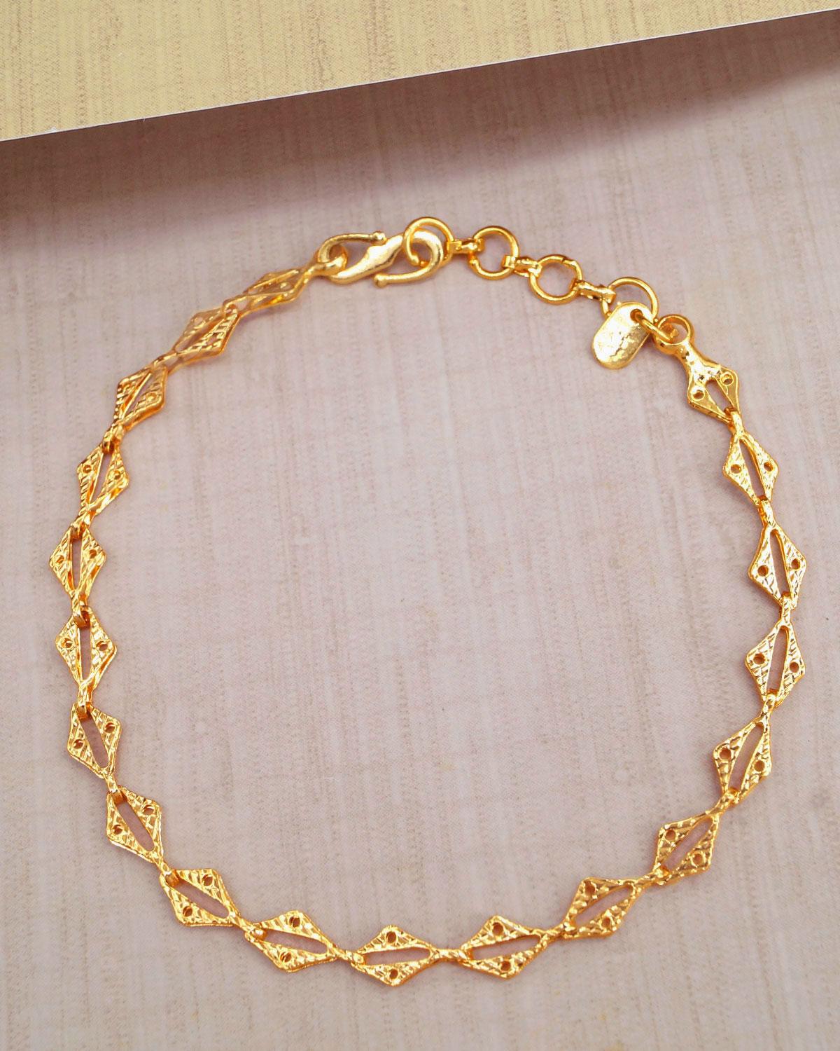 Simple Links Chain Type Bracelet For Girls Everyday Wear