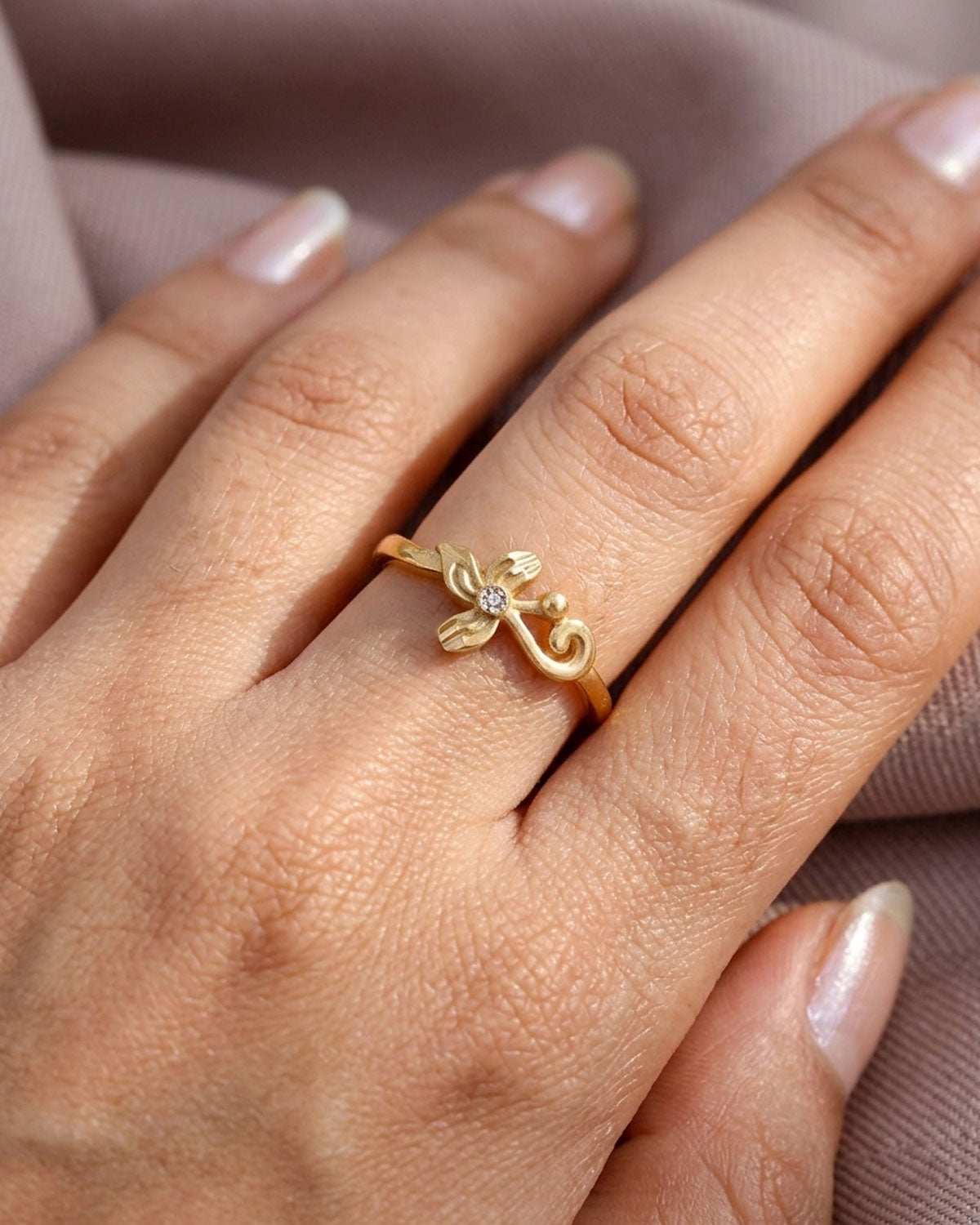 Light Weight Floral Gold Ring IFR1638