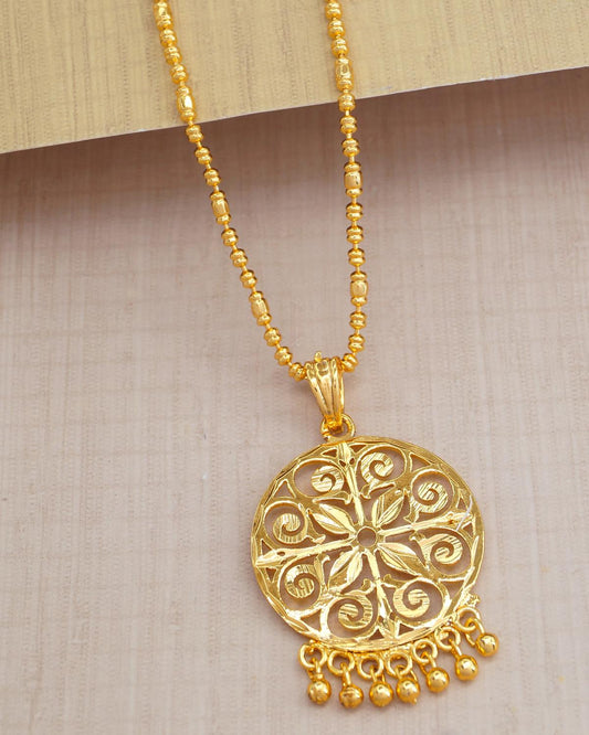 Short Beads Chain With Pendant In Gold ISMDR2175