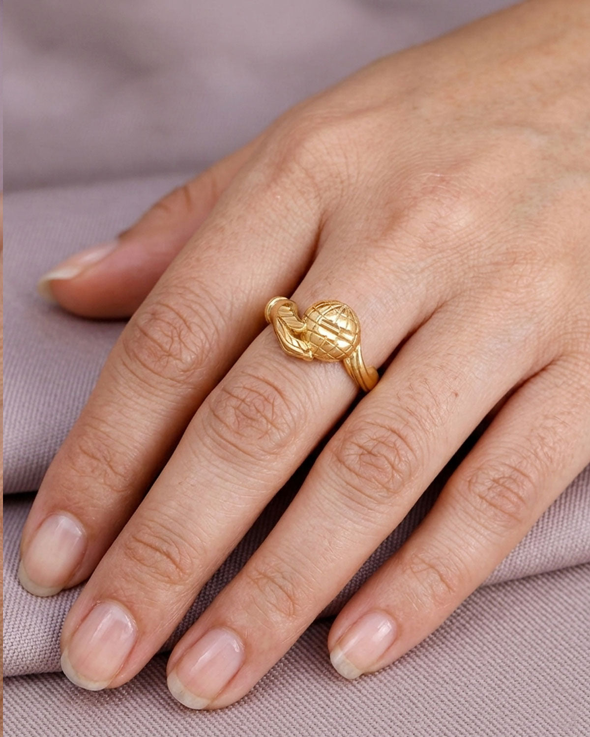 Globe Design Micro Gold Polish Ring IFR1601