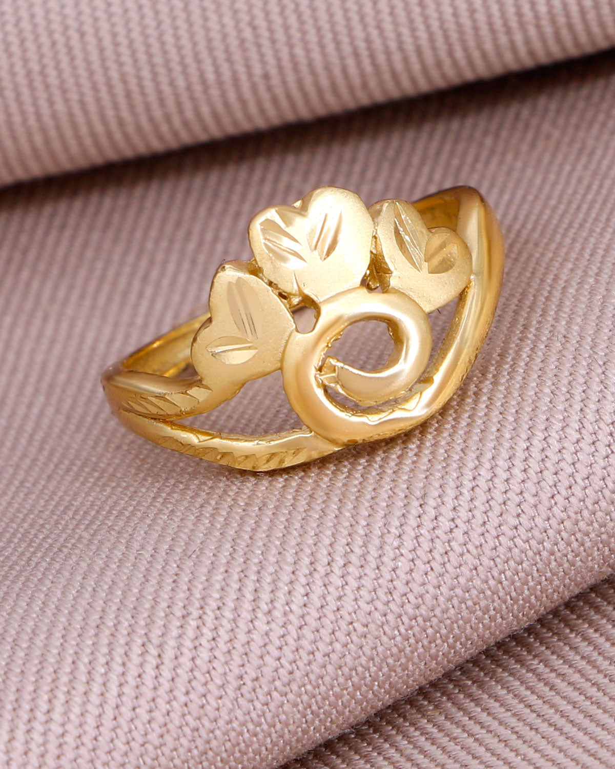 Stylish Forming Gold Ring Heart Design IFR1614