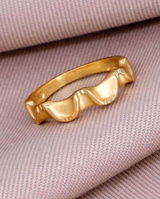 Attractive Curve Design Gold Ring IFR1615