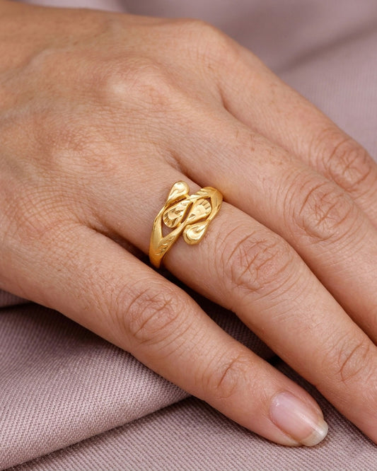 Trendy 2 Gram Gold Hug Ring For Valentine IFR1617