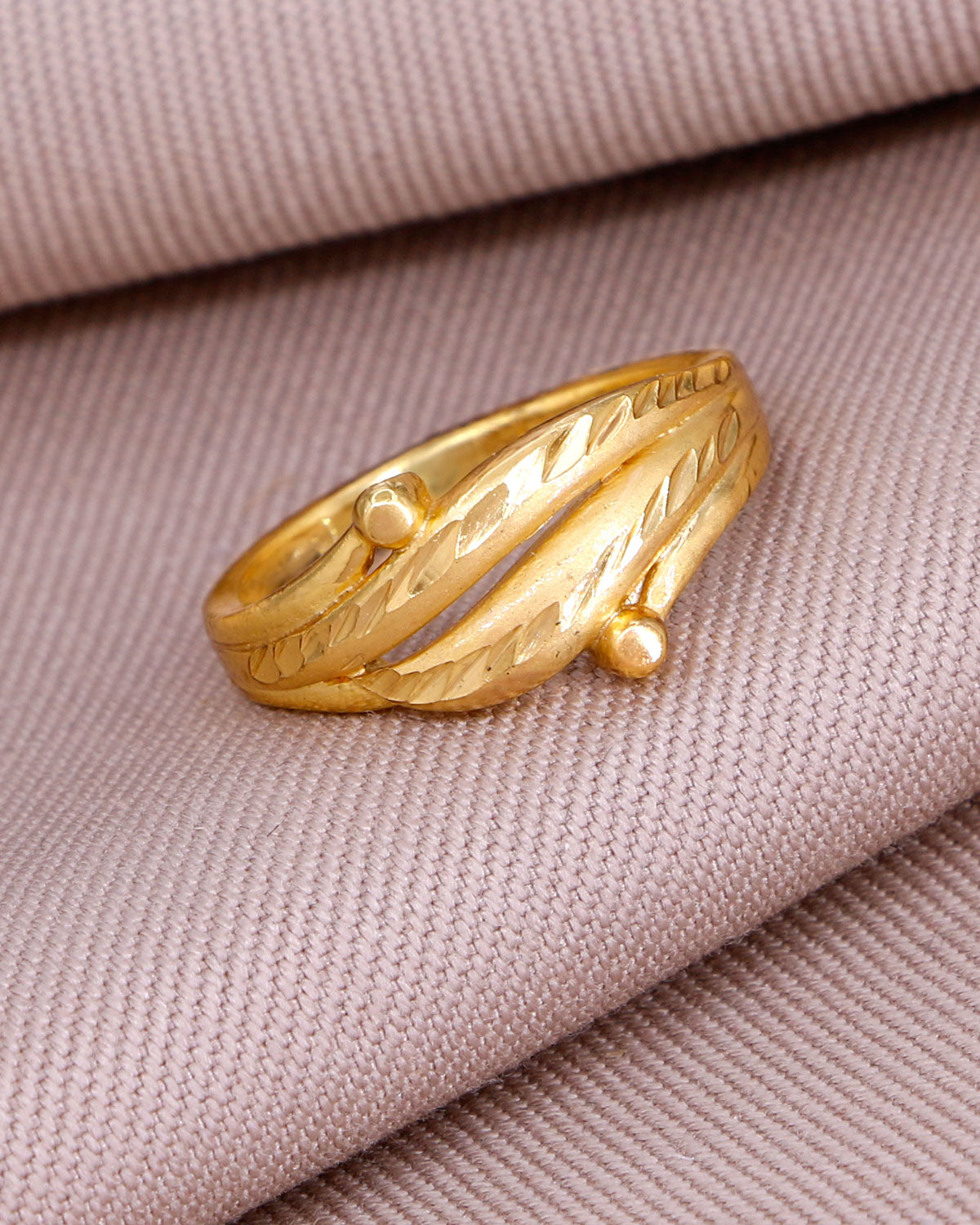 Simple Gold Design Ring For Everyday Use IFR1618