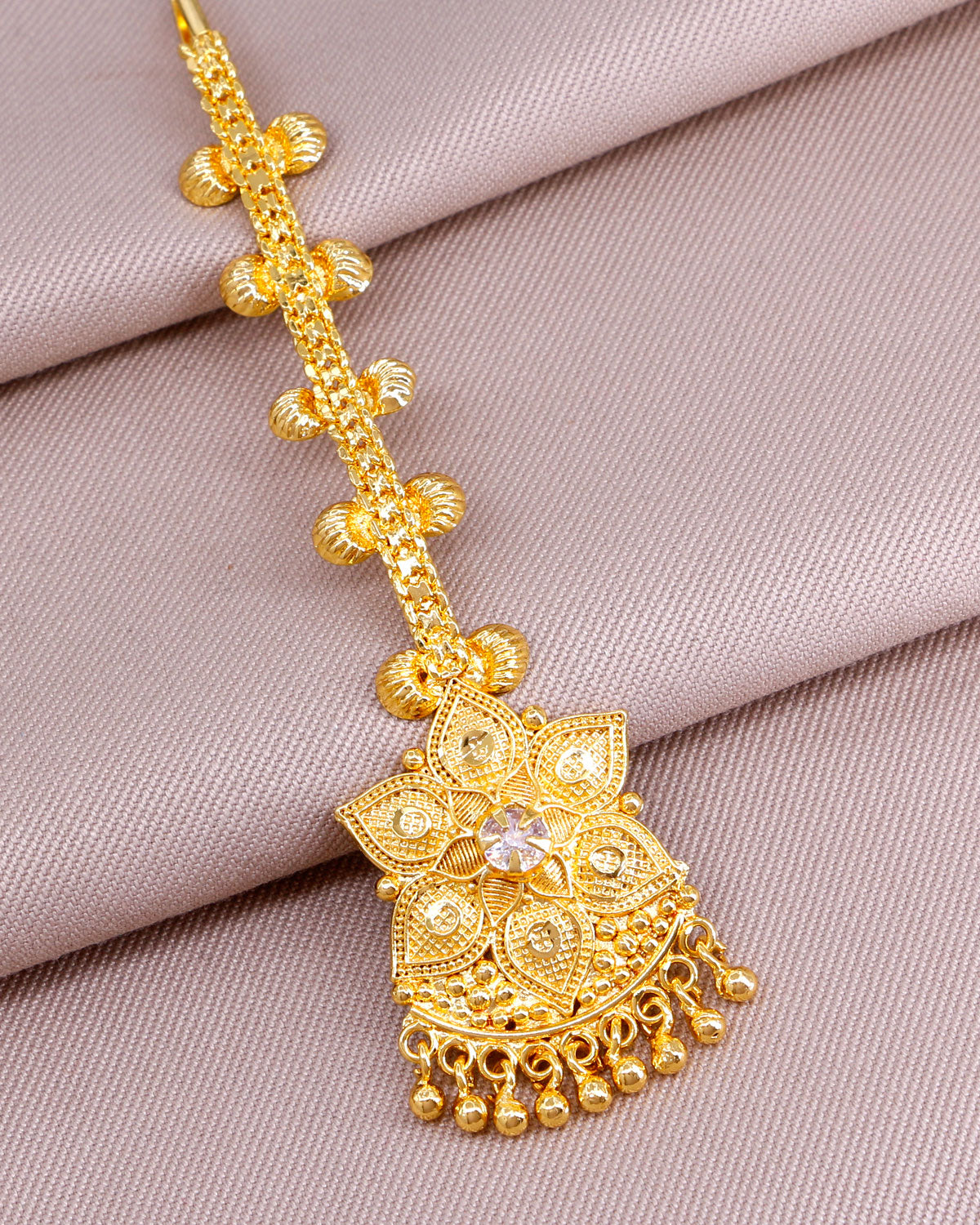 Beautiful White Stone Floral Nethichutti INCHT432