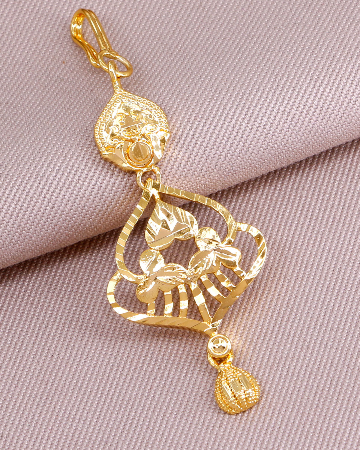 Latest Gold Plated Short Nethichutti INCHT468