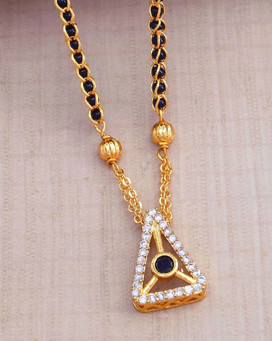 Simple Look Gold Karimani Sara ISMDR2143