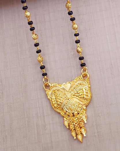 Single Line Mixed Gold And Black Beads Mangalsutra Chain For Married Women