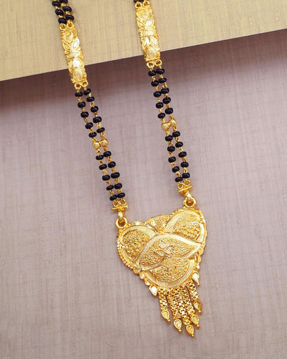 Grand Two Line Forming Yellow Gold Mangalsutra Pendant Chain Designs Shop Online